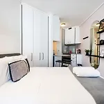 The Flamingo 808 - Top Floor Sea Point Studio - Mountain Views With Daily Housekeeping