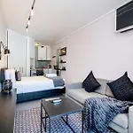 The Flamingo 808 - Top Floor Sea Point Studio - Mountain Views With Daily Housekeeping