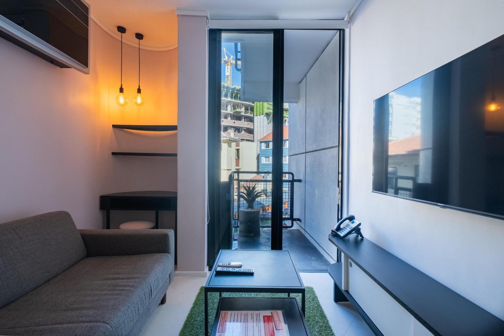 The Flamingo 808 - Top Floor Sea Point Studio - Mountain Views With Daily Housekeeping Appartement *